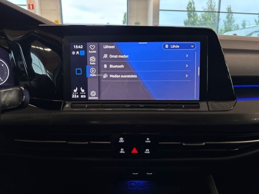 Volkswagen Golf 2021 Valkoinen