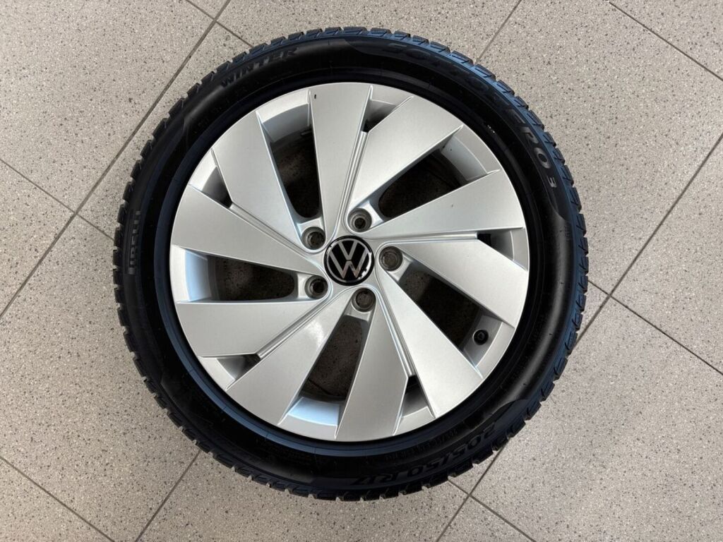 Volkswagen Golf 2021 Valkoinen