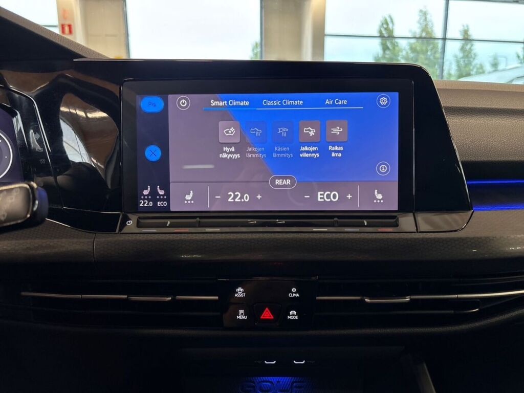Volkswagen Golf 2021 Valkoinen
