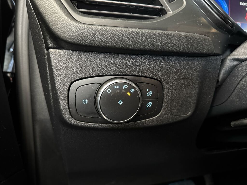 Ford Focus 2022 Musta