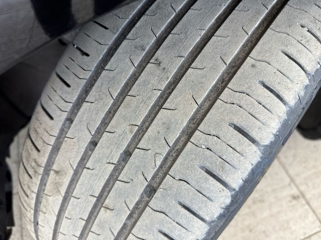 Ford Focus 2022 Musta