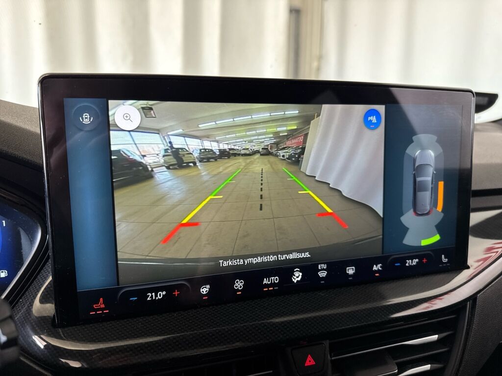 Ford Focus 2022 Musta