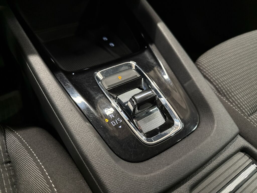 Skoda Octavia 2022 Valkoinen