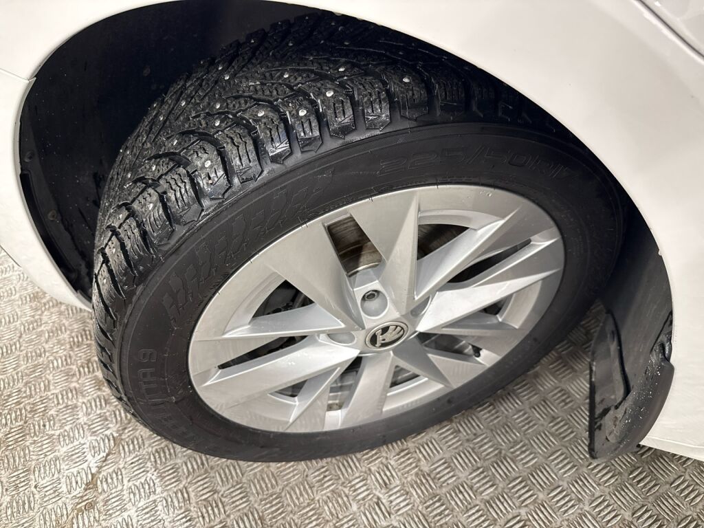 Skoda Octavia 2022 Valkoinen