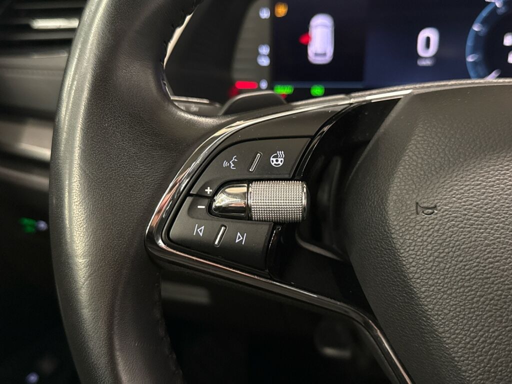 Skoda Octavia 2022 Valkoinen