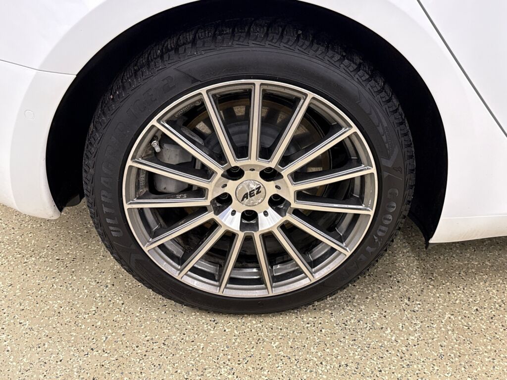 Tesla Model 3 2021 Valkoinen