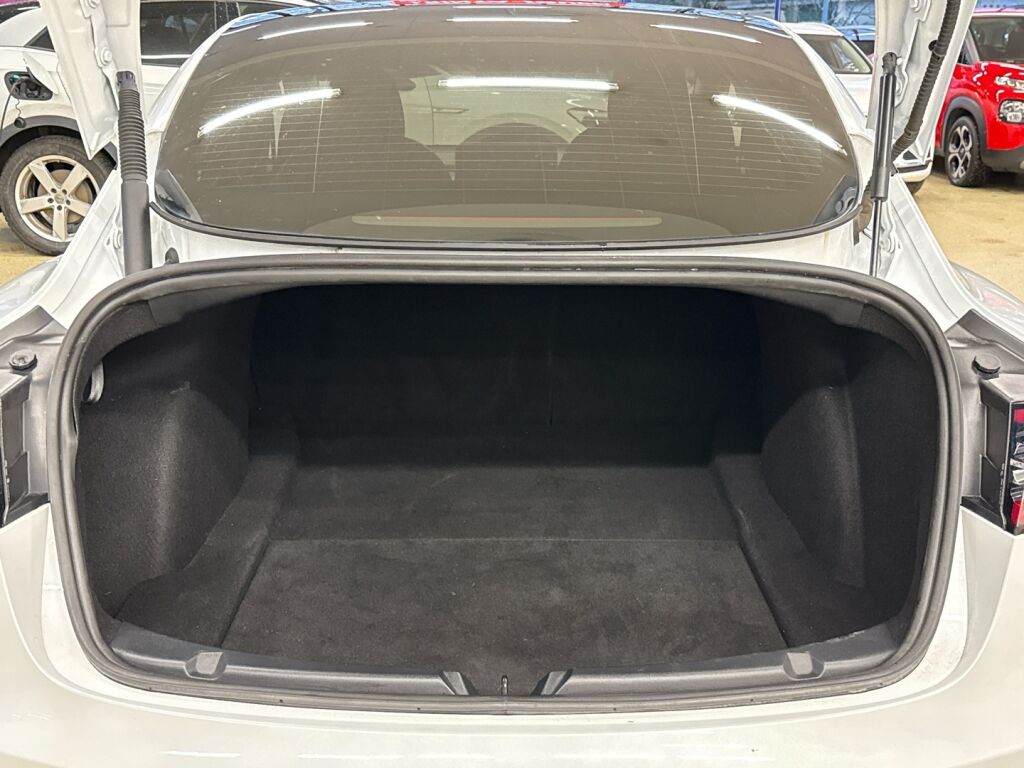 Tesla Model 3 2021 Valkoinen