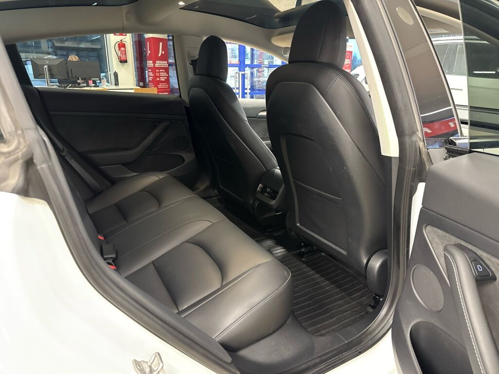 Tesla Model 3 2021 Valkoinen