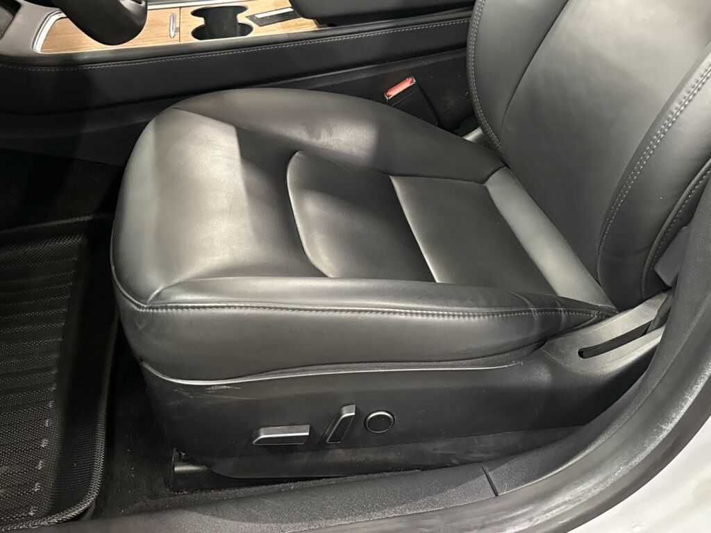 Tesla Model 3 2021 Valkoinen