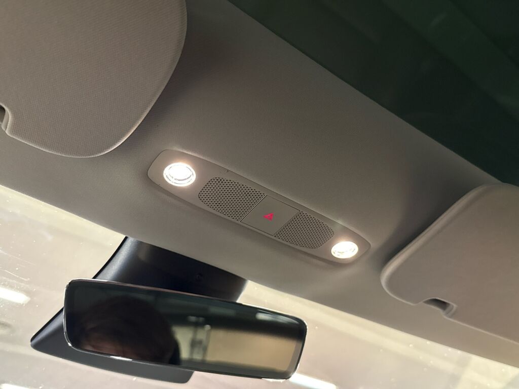 Tesla Model 3 2021 Valkoinen