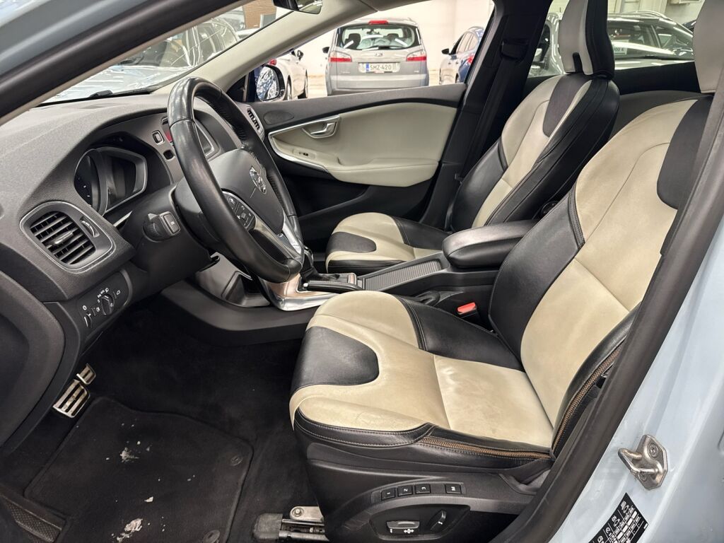 Volvo V40 Cross Country 2017 Sininen