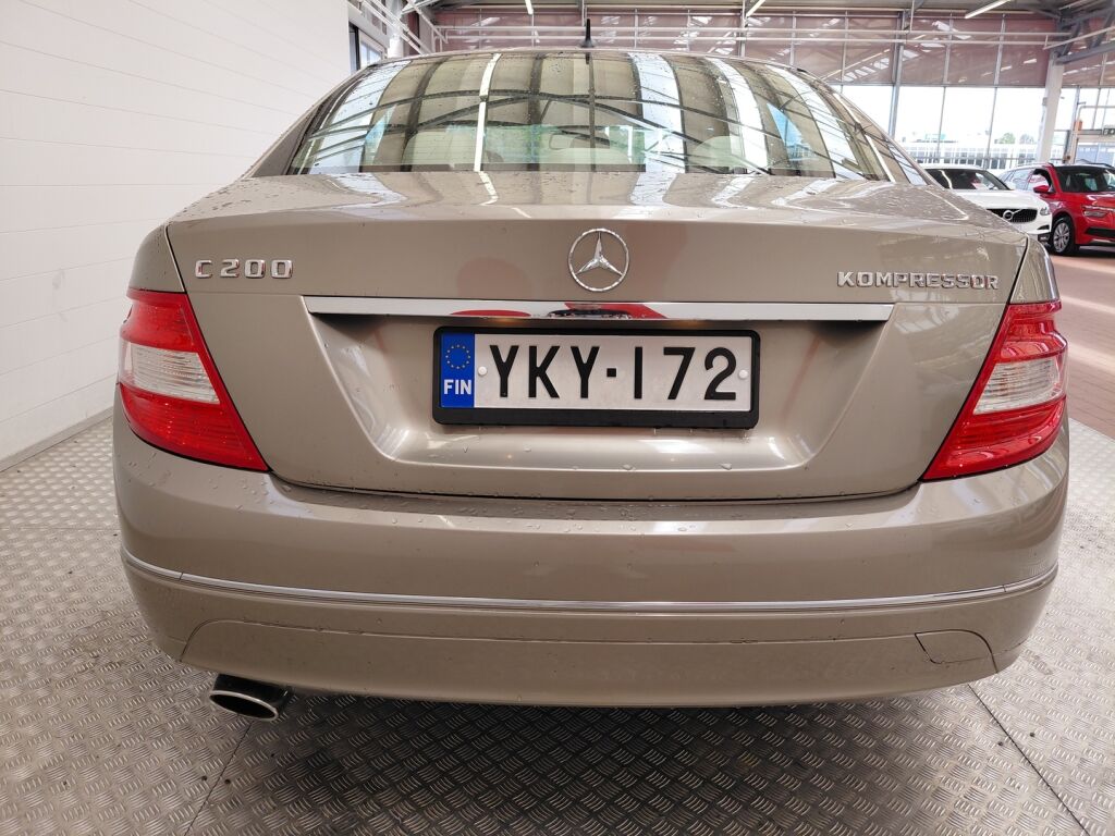 Mercedes-Benz C 2007 Ruskea (beige)