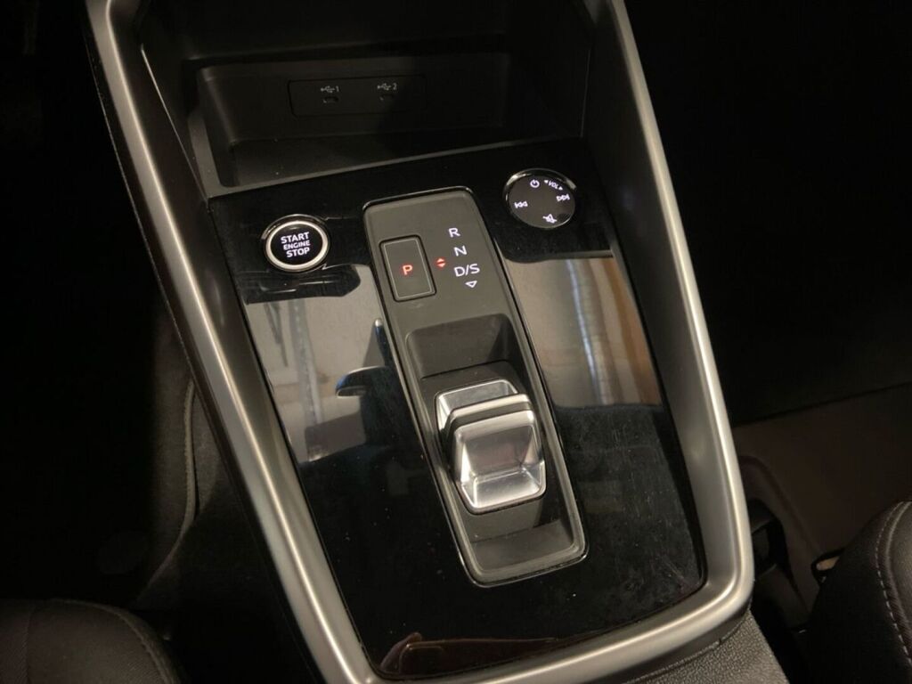 Audi A3 2022 Valkoinen