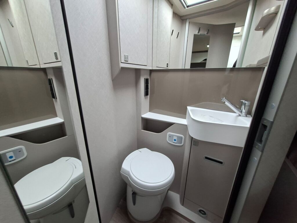 Hymer T 680 S 2022 Valkoinen