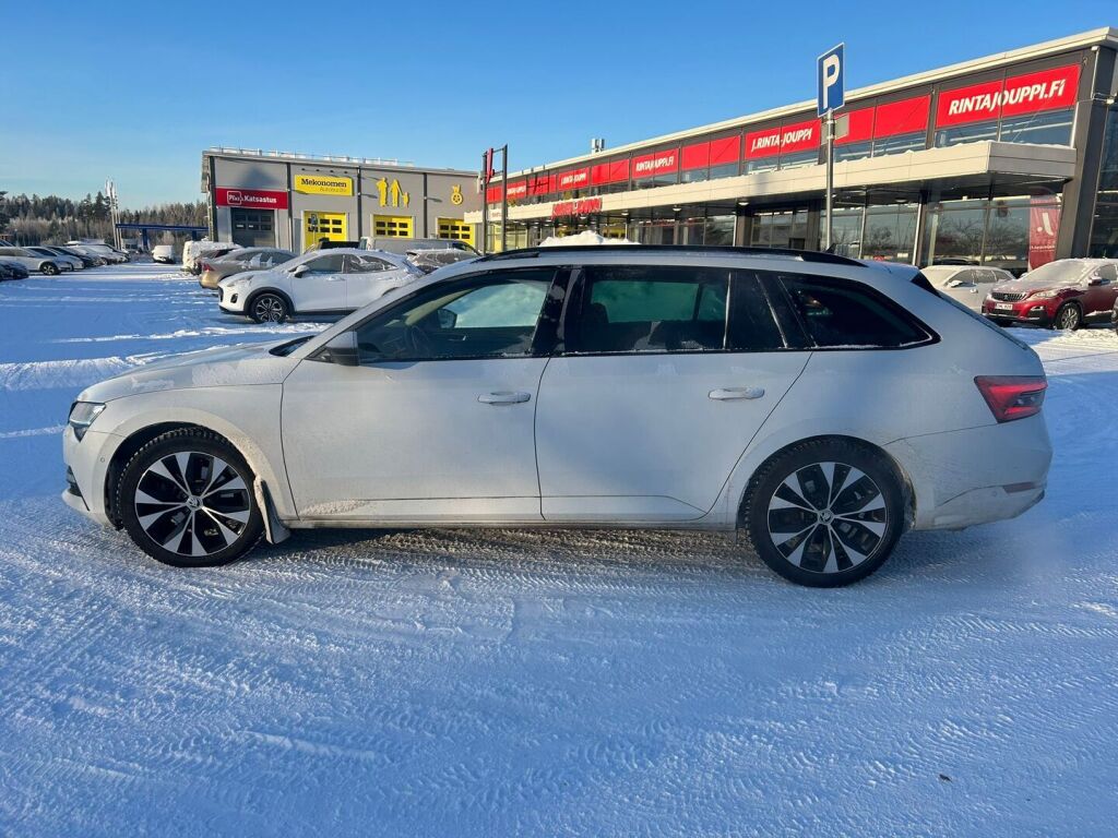 Skoda Superb 2022 Valkoinen