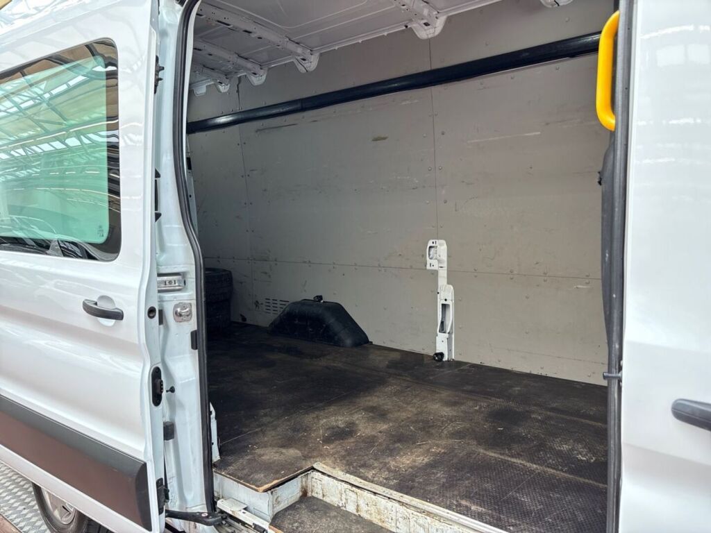 Ford Transit 2022 Valkoinen