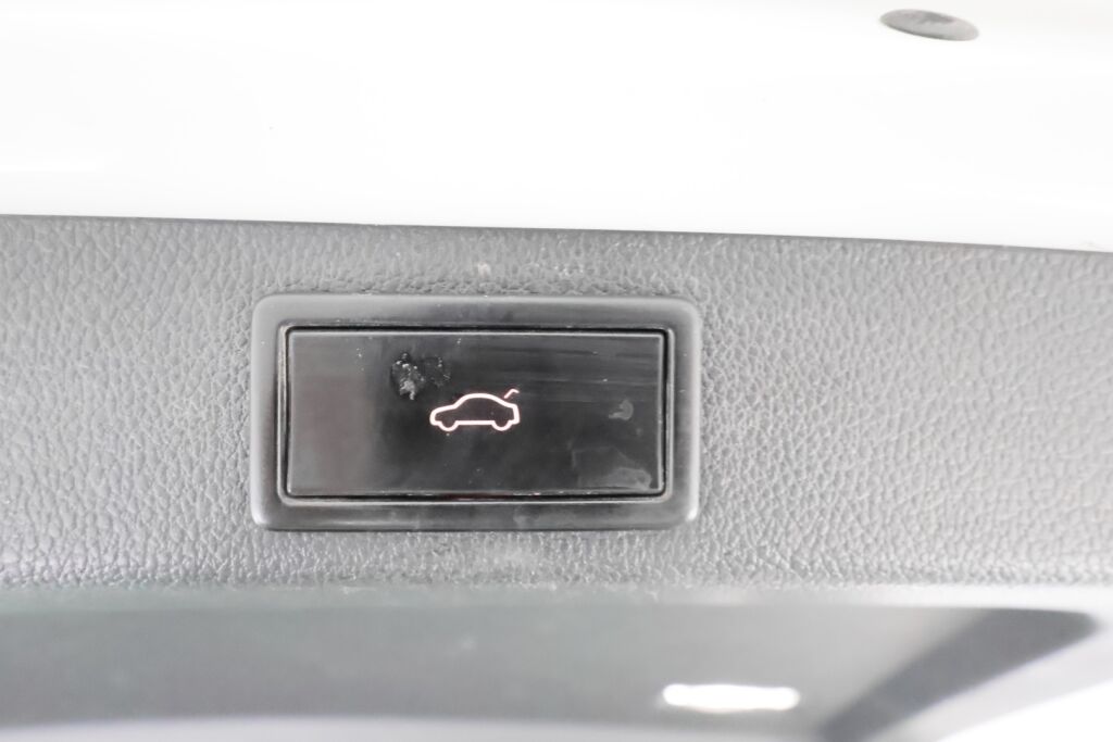 Skoda Superb 2020 Valkoinen