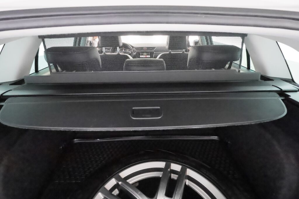 Skoda Superb 2020 Valkoinen