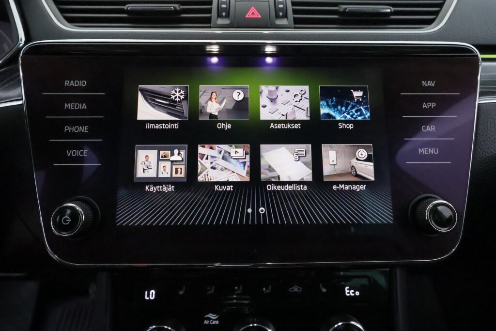 Skoda Superb 2020 Valkoinen