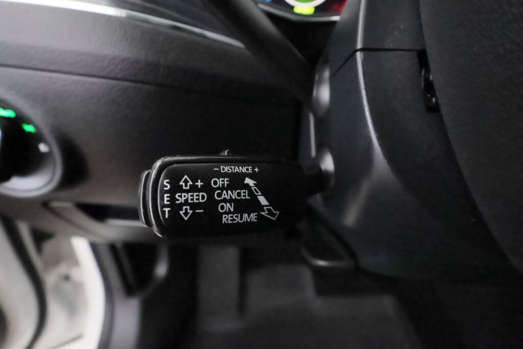 Skoda Superb 2020 Valkoinen