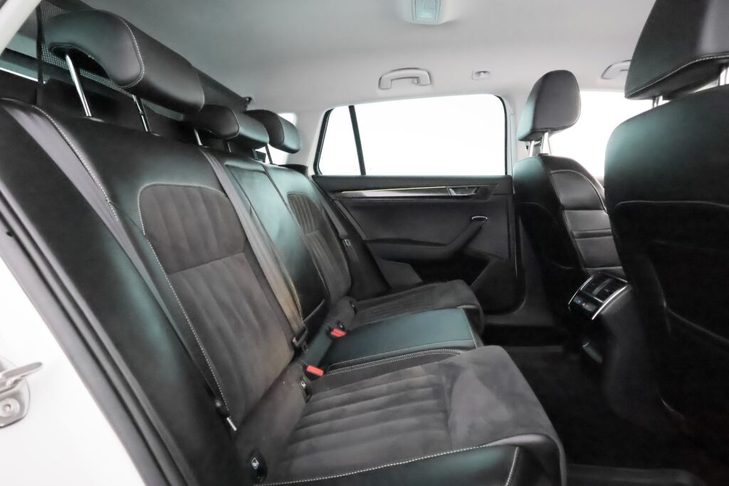 Skoda Superb 2020 Valkoinen