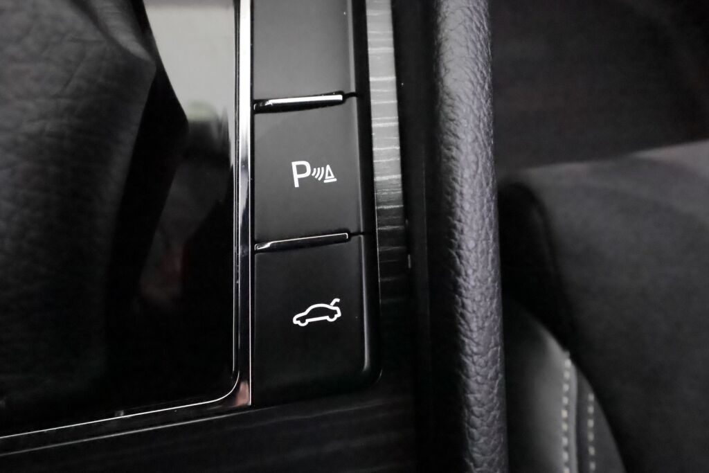 Skoda Superb 2020 Valkoinen