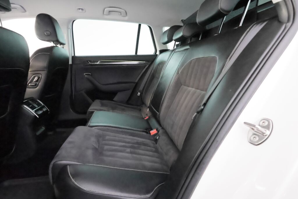 Skoda Superb 2020 Valkoinen