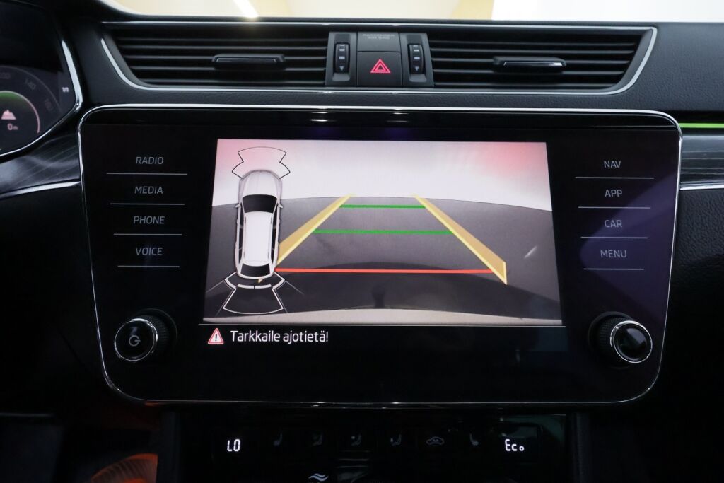 Skoda Superb 2020 Valkoinen