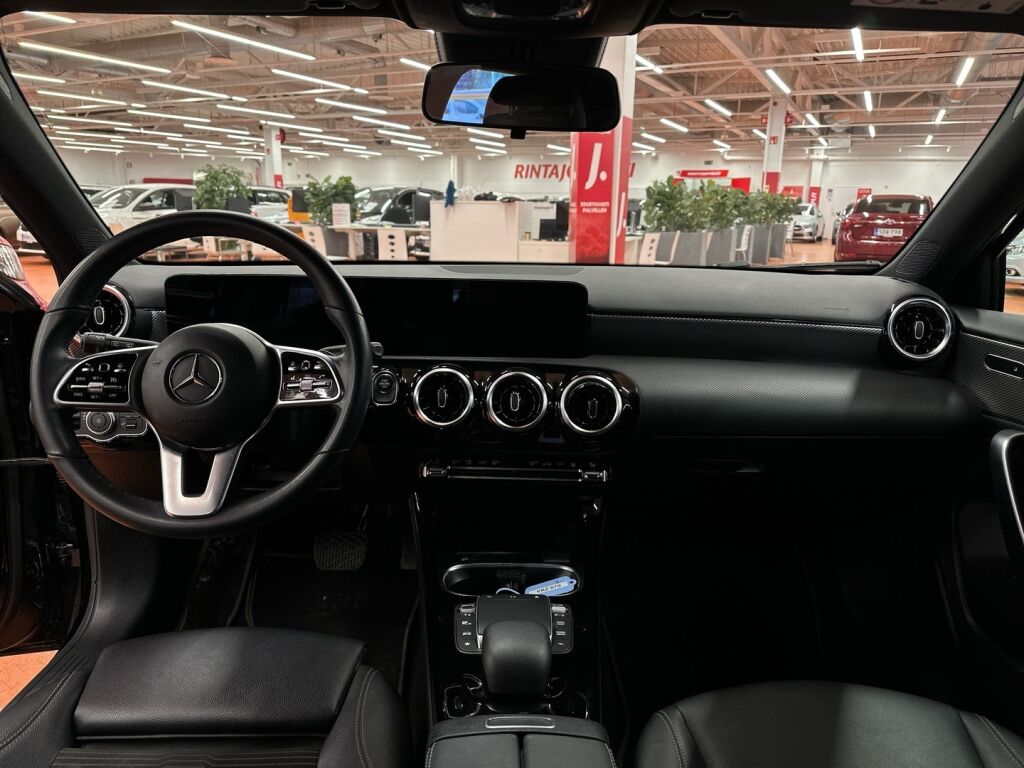 Mercedes-Benz A 2022 Musta