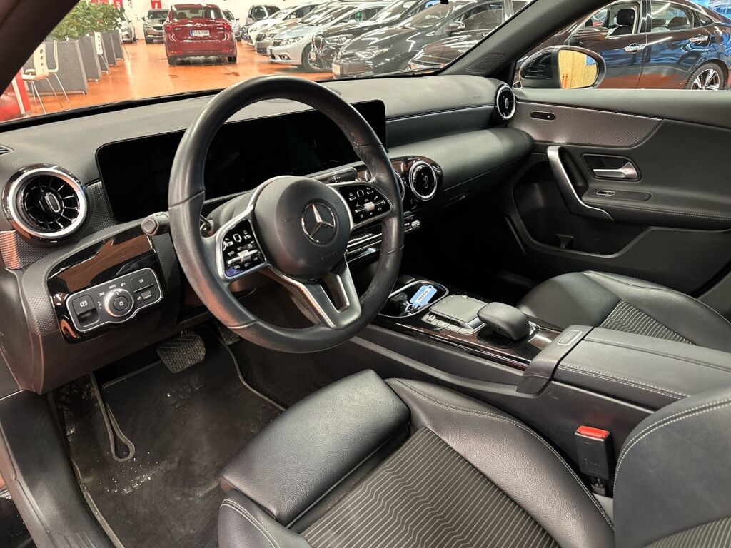 Mercedes-Benz A 2022 Musta