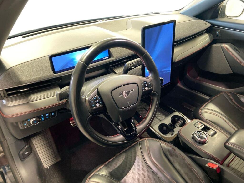 Ford Mustang Mach-E 2022 Musta