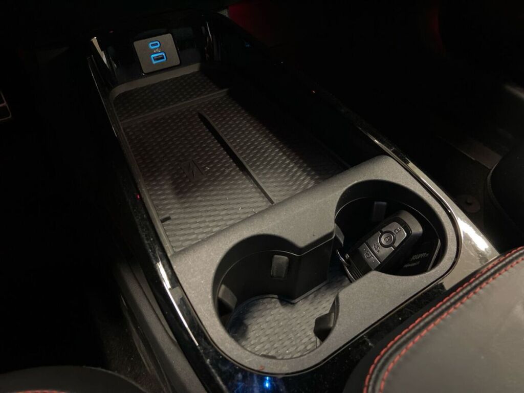 Ford Mustang Mach-E 2022 Musta