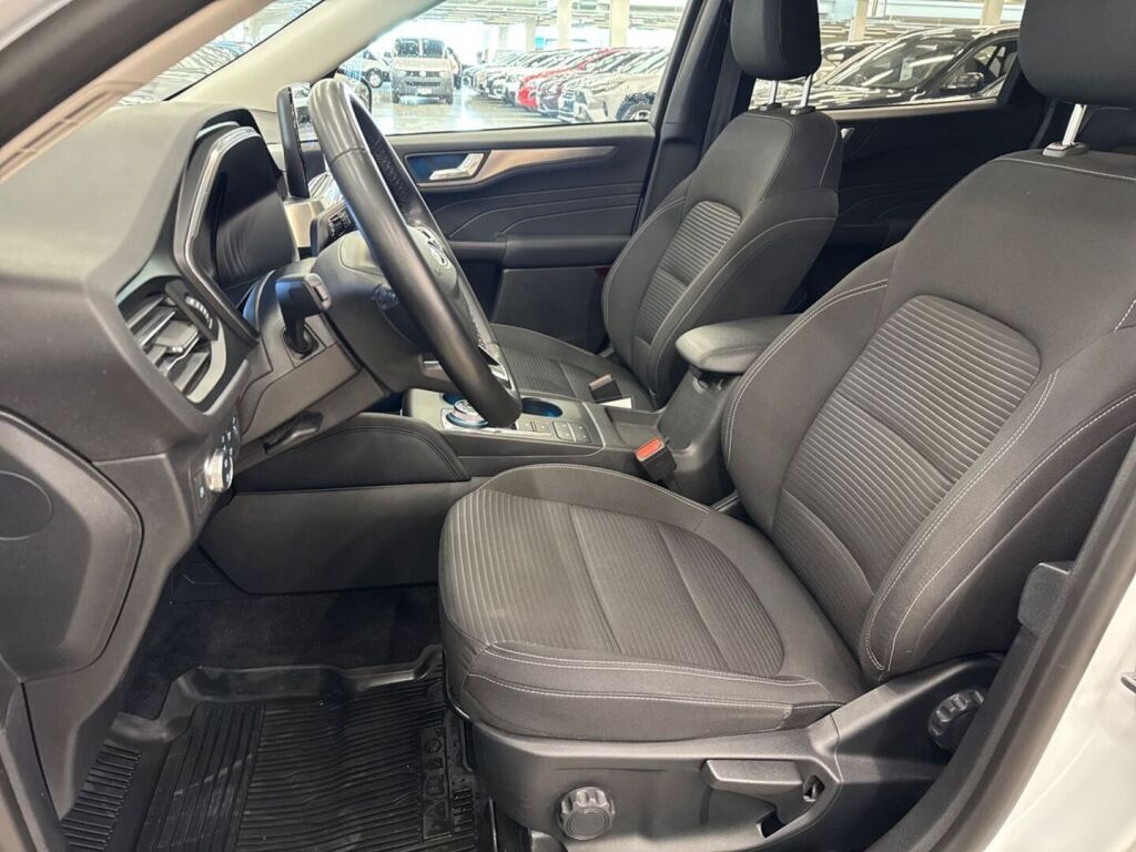 Ford Kuga 2022 Valkoinen