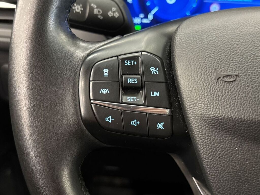 Ford Kuga 2022 Valkoinen