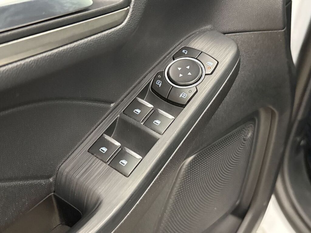 Ford Kuga 2022 Valkoinen