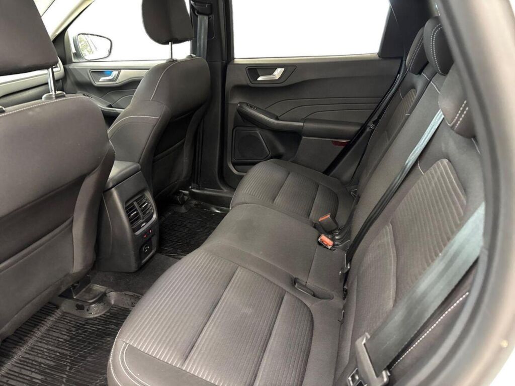Ford Kuga 2022 Valkoinen