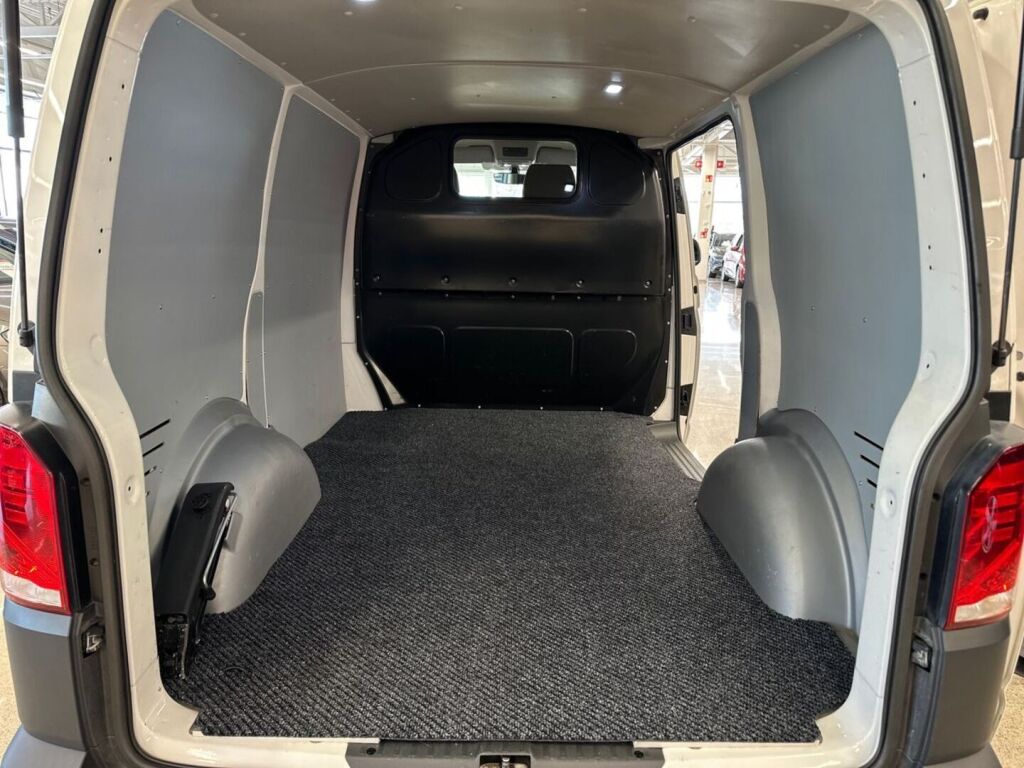 Volkswagen Transporter 2022 Valkoinen