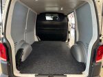 Volkswagen Transporter 2022 Valkoinen