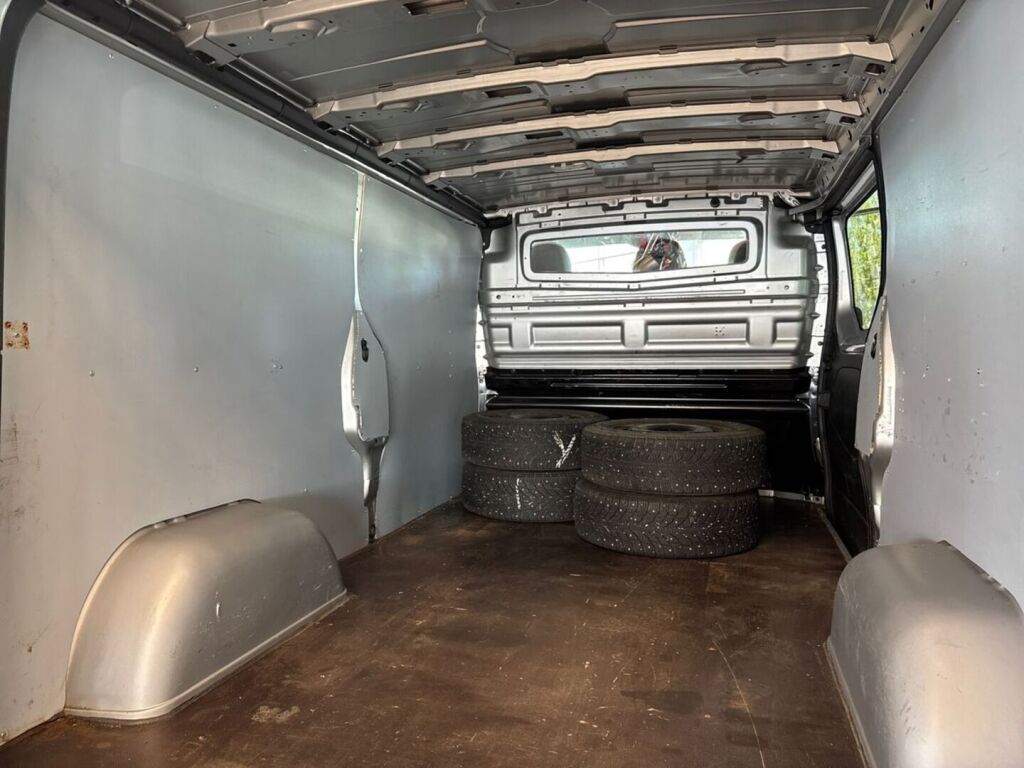 Opel Vivaro 2019 Metallinhohto Hopea