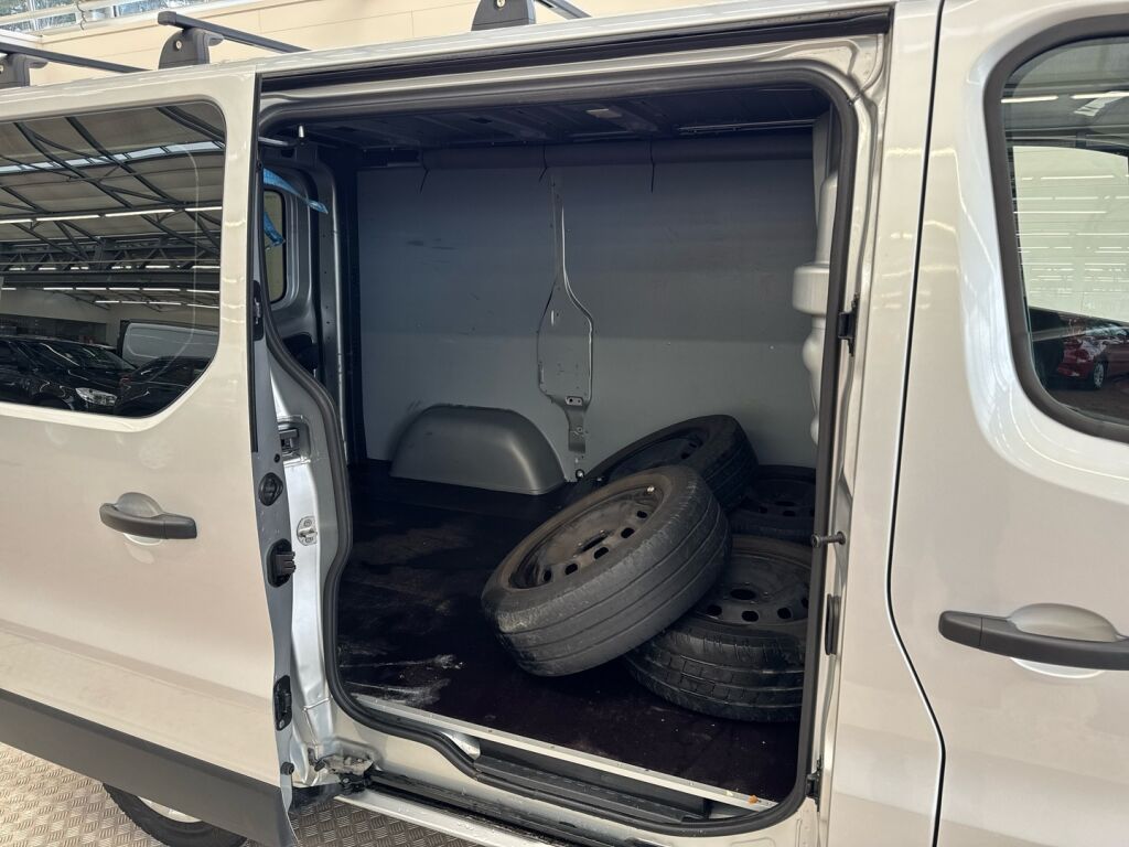 Opel Vivaro 2019 Harmaa