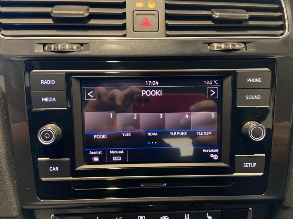 Volkswagen Golf 2019 Punainen