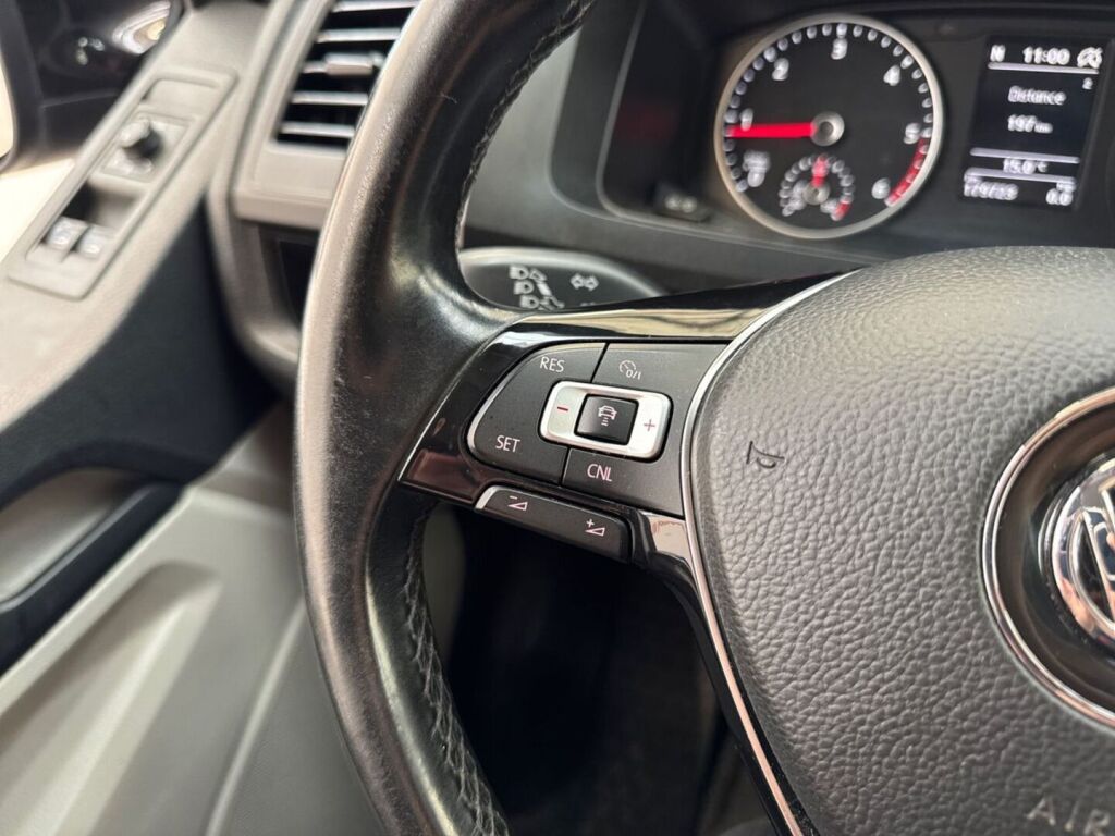 Volkswagen Transporter 2019 Musta