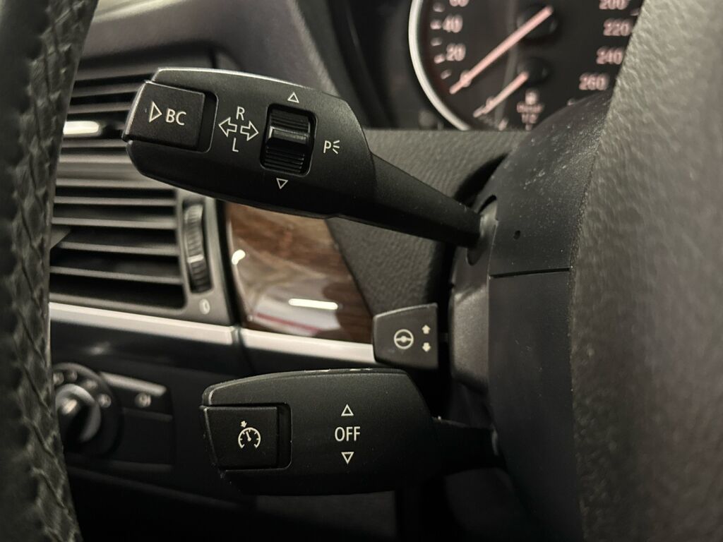 BMW X5 2010 Harmaa