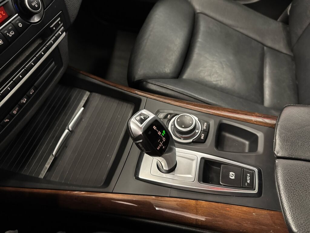 BMW X5 2010 Harmaa
