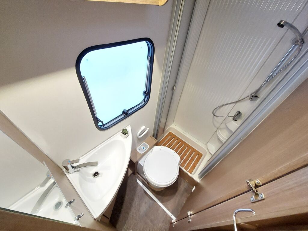 Carado T 348 2019 Valkoinen