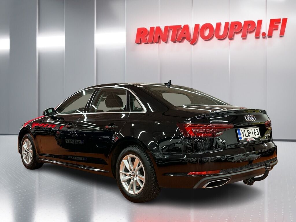 Audi A4 2019 Musta