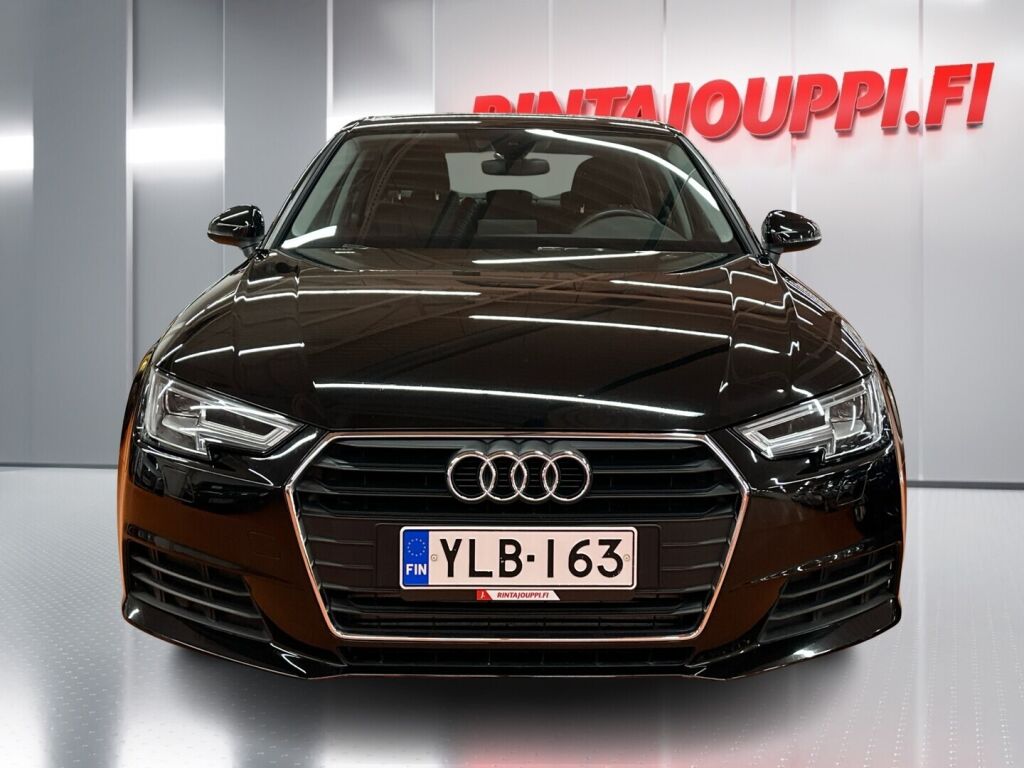 Audi A4 2019 Musta