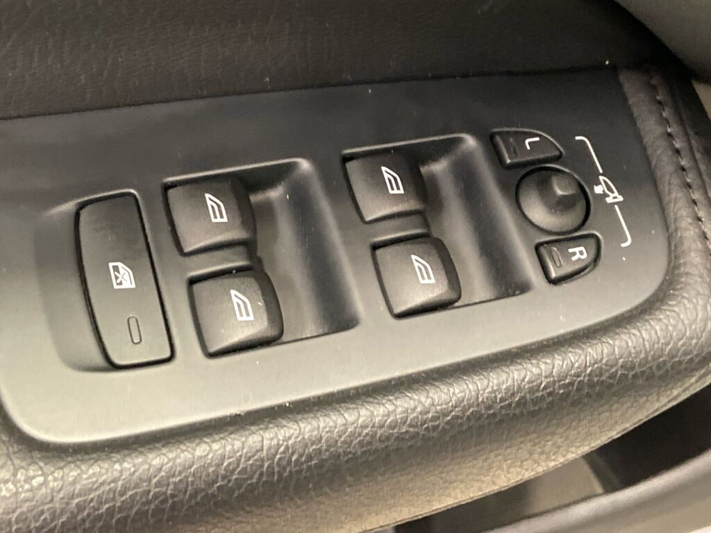 Volvo XC60 2019 Valkoinen