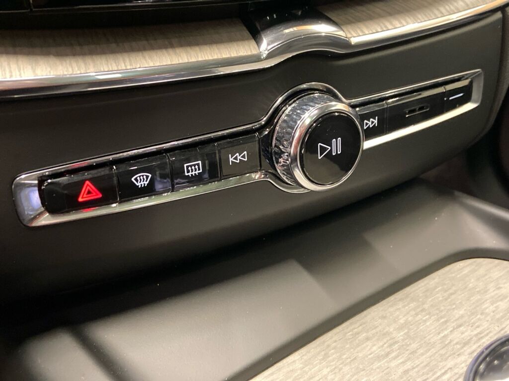 Volvo XC60 2019 Valkoinen