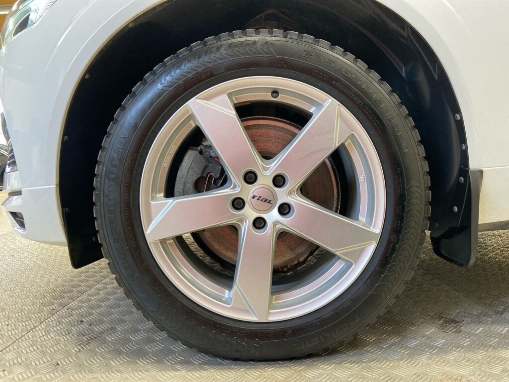 Volvo XC60 2019 Valkoinen